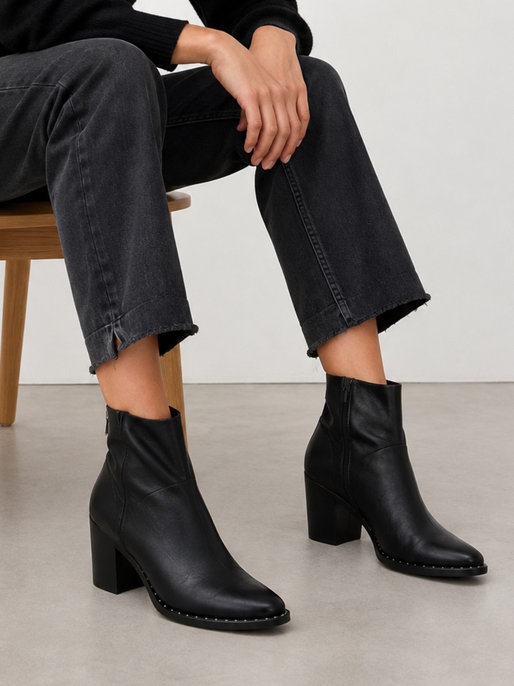 Treasure & Bond Black Leather Chunky Heeled Ankle Boots Bootie Size 8